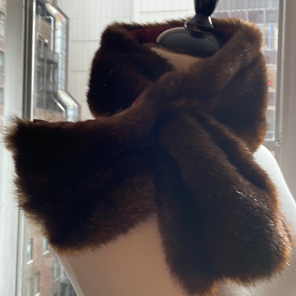 Gérard Darel Faux Mink Collar -Fab over a Sweater or a Dress - Picture 2 of 7